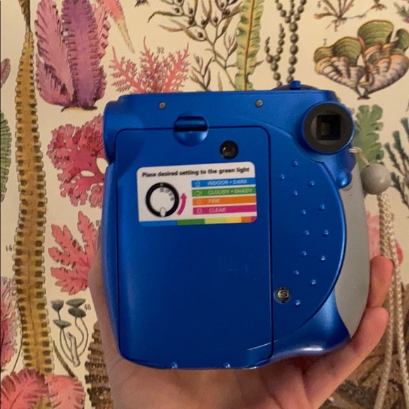 polaroid camera - Picture 2 of 2